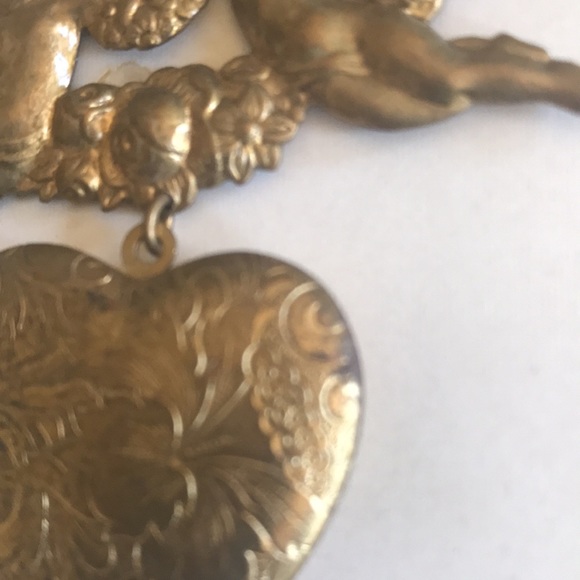 Gold tone Victorian style cherubs/heart locket on chain Downton Valentines love - Picture 4 of 6